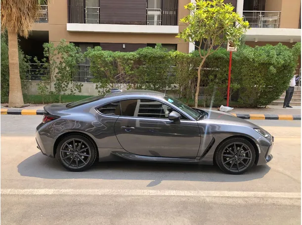 Car image 4