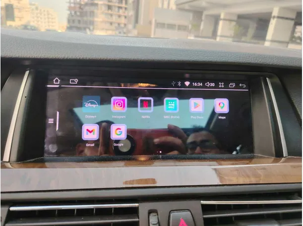 Car image 24