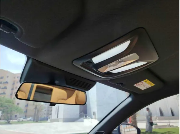 Car image 33