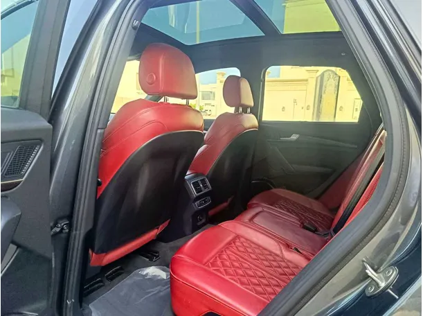 Car image 20