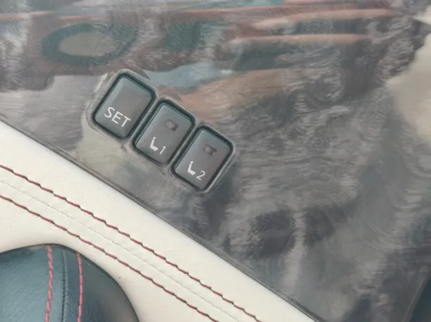 Car image 32