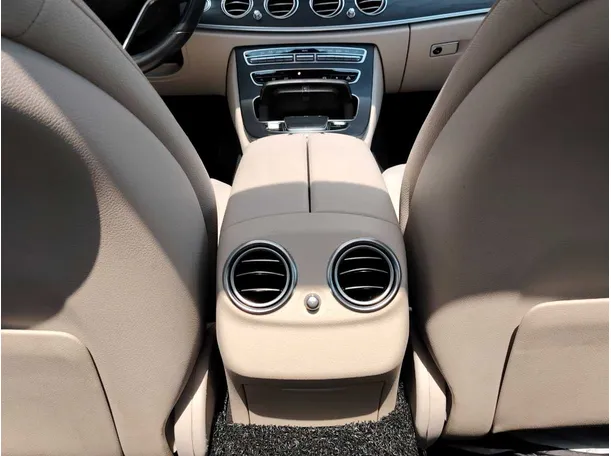 Car image 34