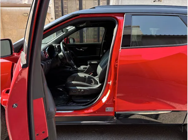 Car image 11