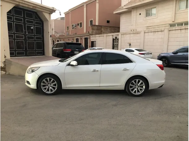 Car image 8