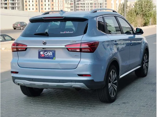 Car image 5