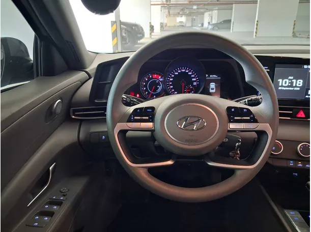 Car image 19