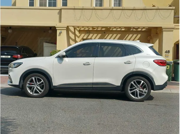 Car image 8