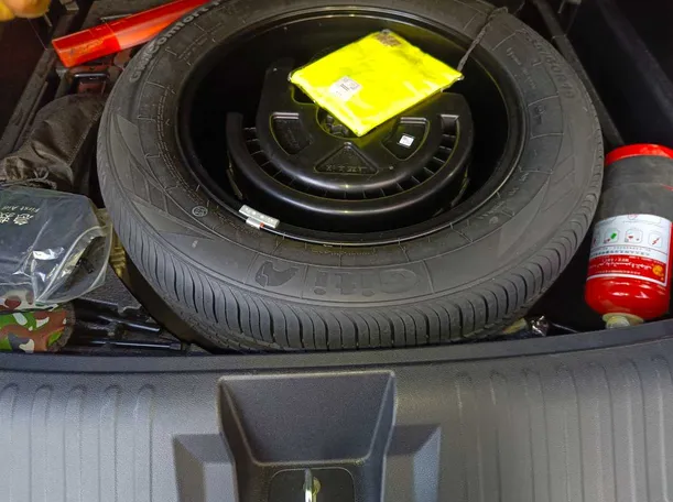 Car image 36