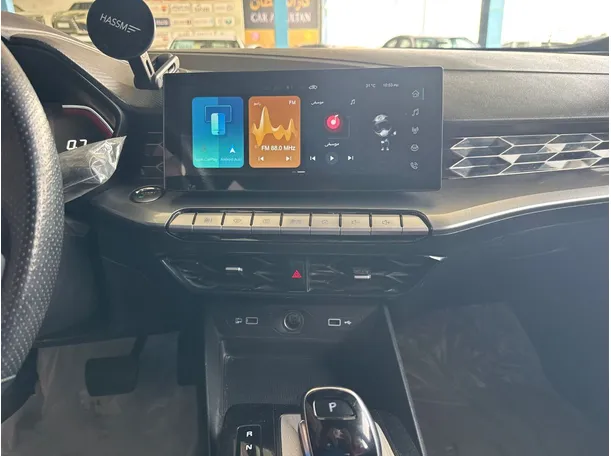 Car image 11