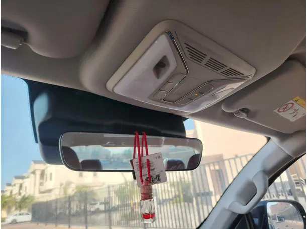 Car image 28
