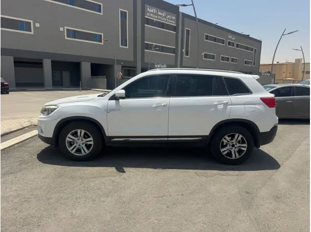 Car image 7