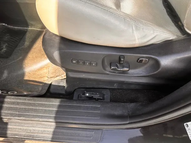 Car image 25