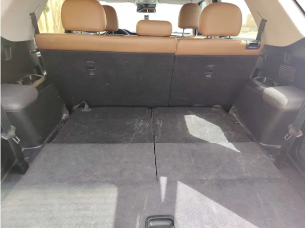 Car image 26