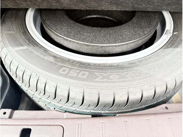 Car image 32