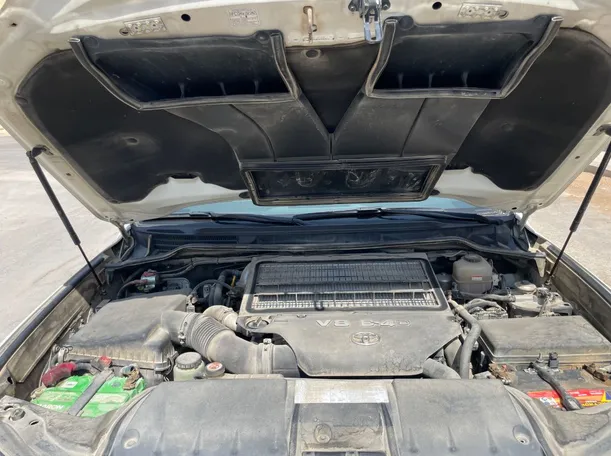 Car image 26