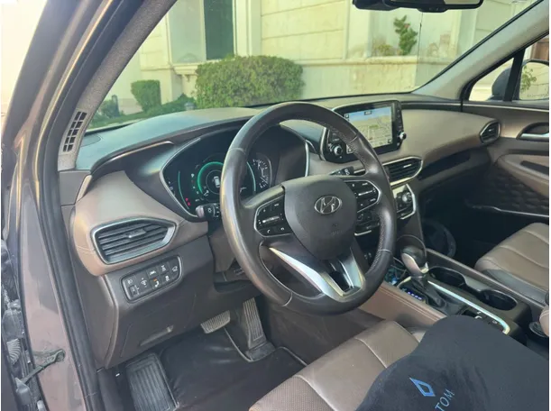 Car image 12