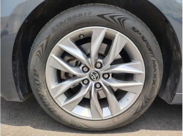 Car image 9