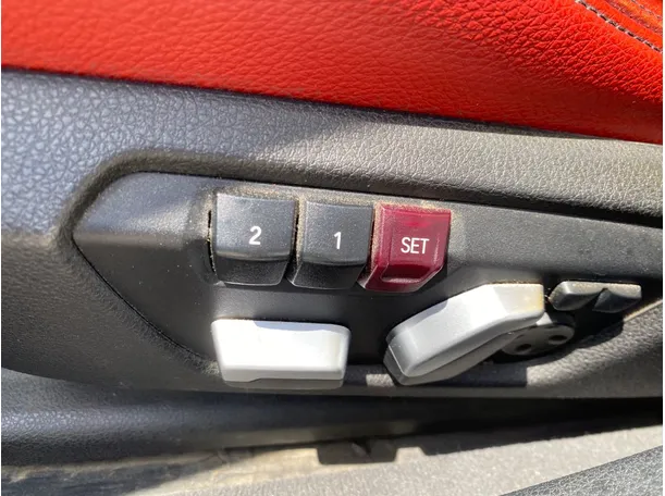 Car image 28