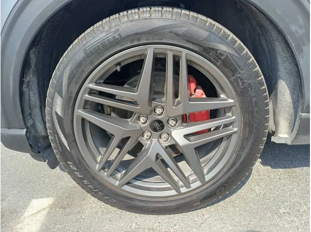 Car image 9