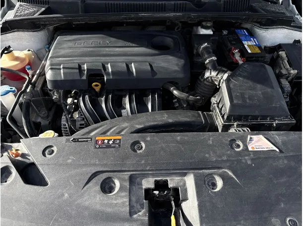 Car image 25