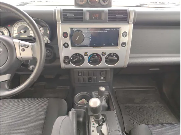 Car image 17