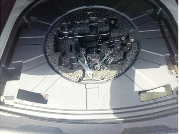 Car image 38