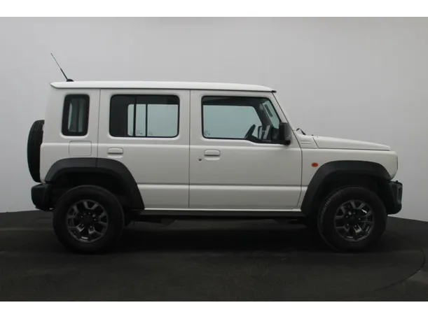 Car image 13