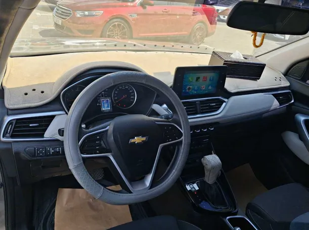 Car image 12