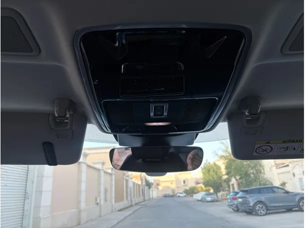 Car image 28