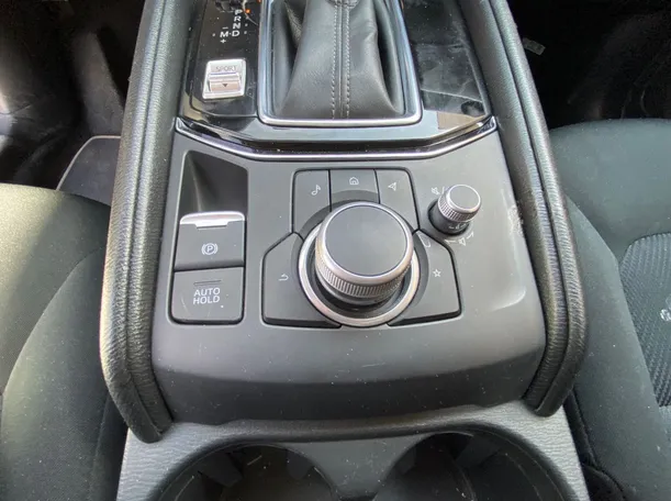 Car image 15
