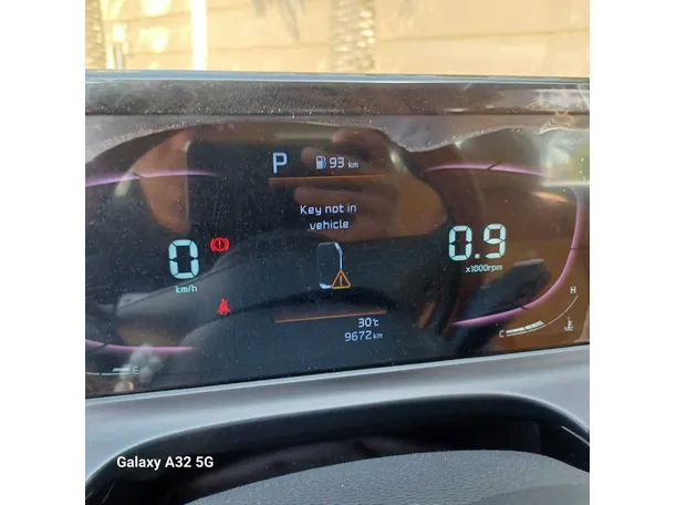 Car image 19
