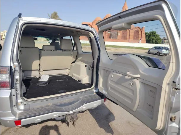 Car image 23