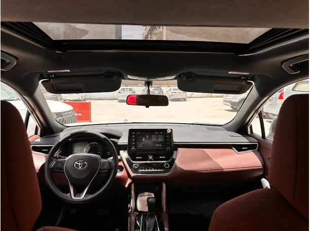 Car image 17