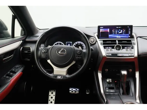Car image 15
