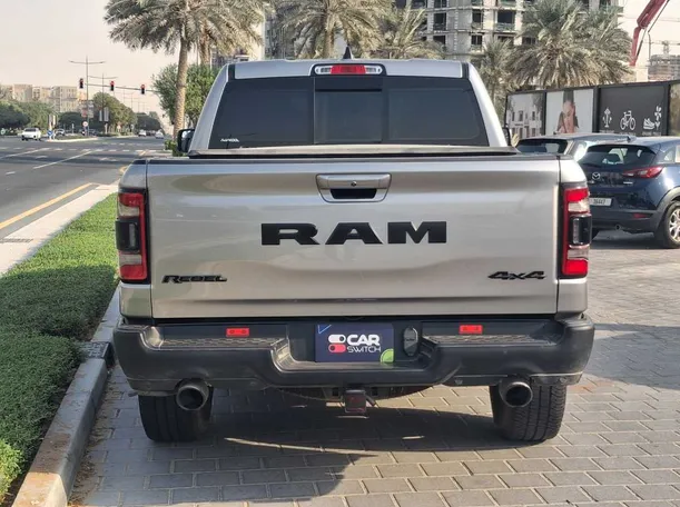 Car image 6