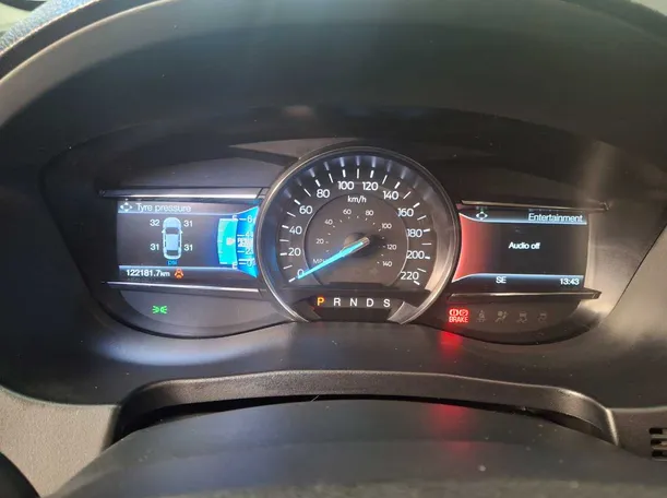 Car image 18