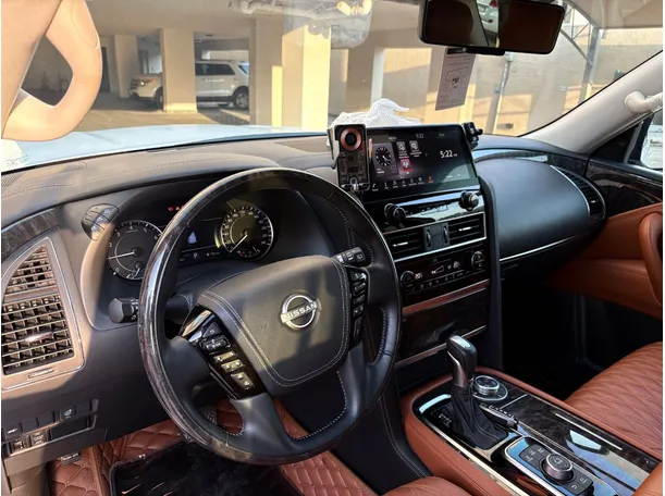 Car image 13