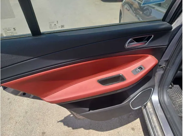 Car image 13