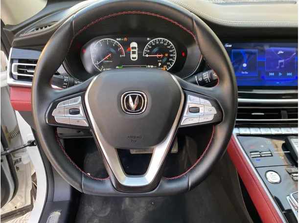 Car image 19