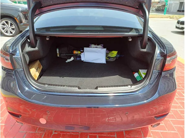 Car image 20
