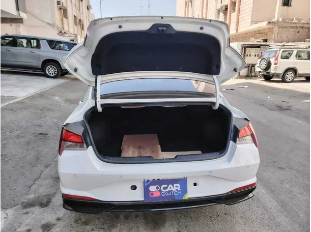 Car image 27