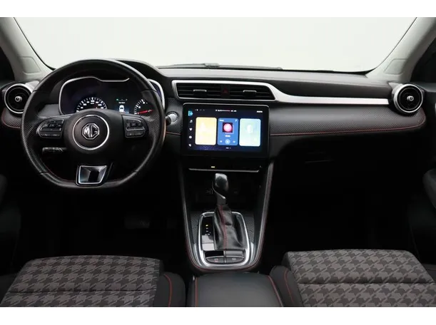Car image 14