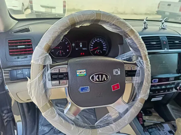 Car image 25