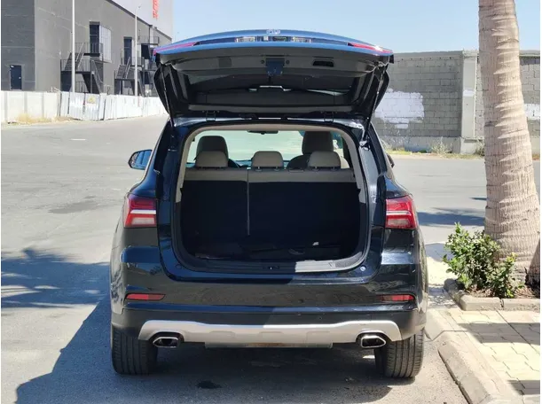 Car image 23