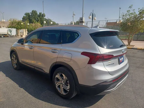 Car image 7
