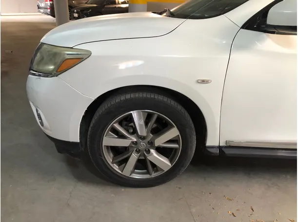 Car image 9