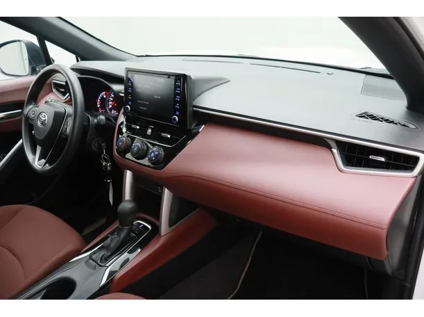 Car image 10