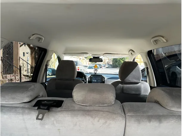 Car image 24