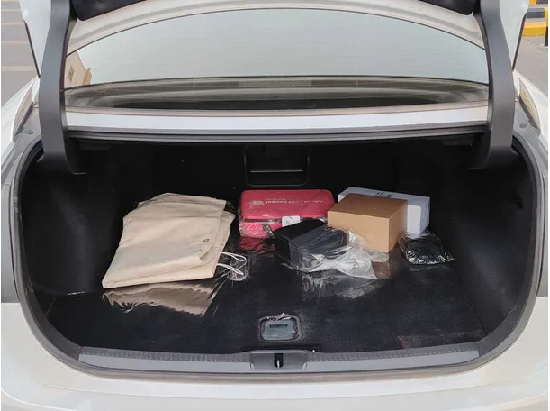 Car image 27