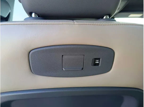 Car image 35